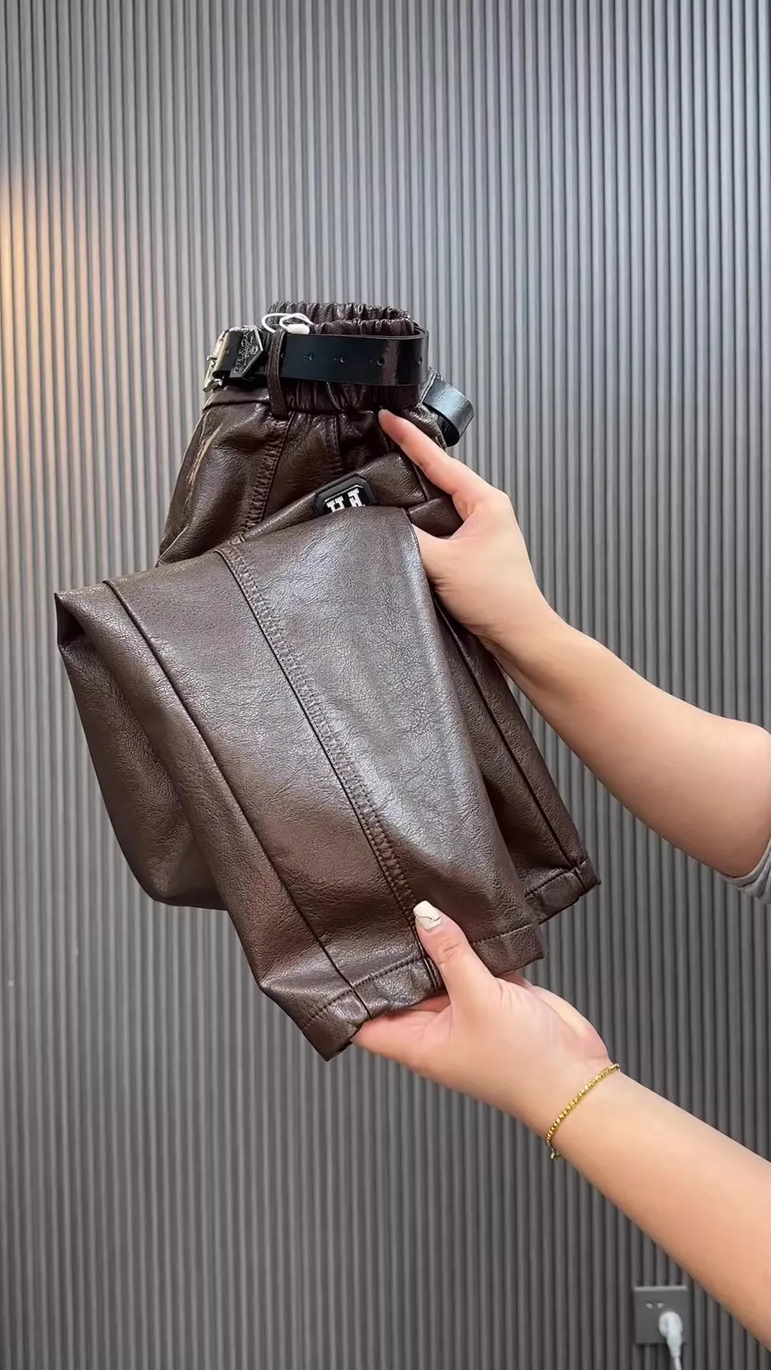 Fashion Y2k Leather Pants High Quality PU Casual Straight Leg Pant Loose Slimming Plus Size Highs Waist Haren Trousers Women 31 S4f82aafbad48442fad94574044542e8du
