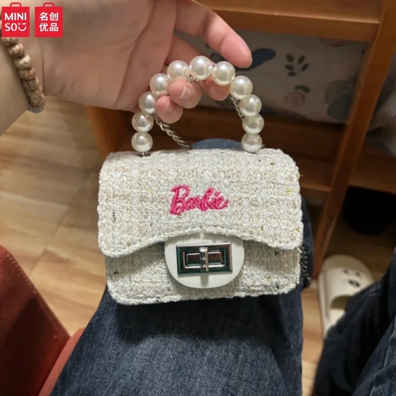 Miniso серия Барби, маленькая сумочка-желе с ароматом, аниме Сумочка, женская косметика в форме сердца, сумка через плечо, детские игрушки, подарок на день рождения
Miniso серия Барби, маленькая сумочка-желе с ароматом, аниме Сумочка, женская косметика в форме сердца, сумка через плечо, детские игрушки, подарок на день рождения