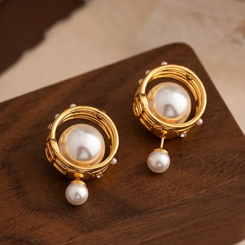 Light luxury vintage imitation pearl earrings for women 
Light luxury vintage imitation pearl earrings for women
