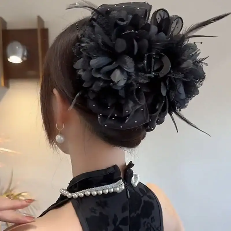 Fashion Trendy Flower Feather Girls Puffy Hair Claw Rope for Women Simple Temperament Scrunchies Ladies Hair Accessories
Fashion Trendy Flower Feather Girls Puffy Hair Claw Rope for Women Simple Temperament Scrunchies Ladies Hair Accessories
