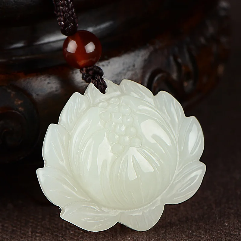 Natural hetian white jade handcarved lotus pendant simple retro pendant temperament jewellery fashion for women men
Natural hetian white jade handcarved lotus pendant simple retro pendant temperament jewellery fashion for women men