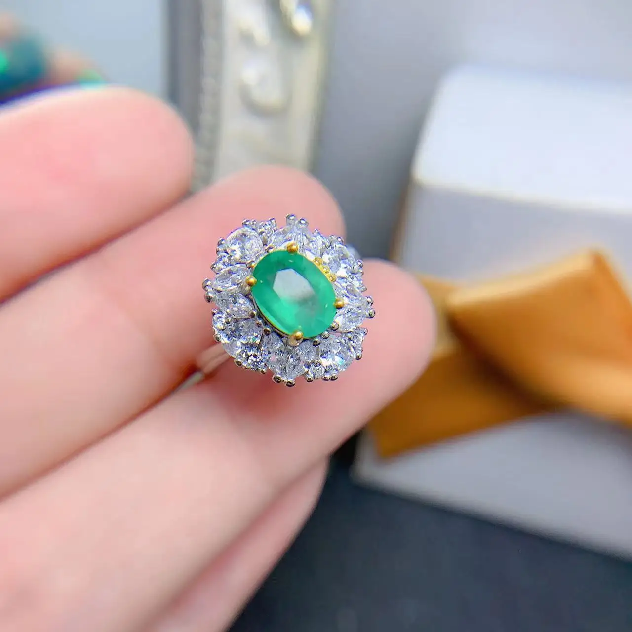 

Natural Colombian Emerald Ring 925 Sterling Silver Ring Genuine Fine Gemstone with Certificate