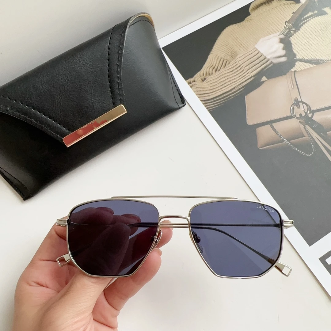 Original Factory LANCIER DLX115A Series Fashion Blue Lens Business Men Women Sunglasses Luxury Casual Versatile Couple Eyewear
Original Factory LANCIER DLX115A Series Fashion Blue Lens Business Men Women Sunglasses Luxury Casual Versatile Couple Eyewear
