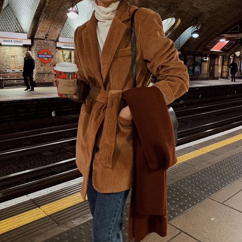 2023 Autumn Women Retro Office Lady Solid Coduroy Notched Collar Long Sleeve Blazers Winter Vintage Casual Loose Tailored Coat
2023 Autumn Women Retro Office Lady Solid Coduroy Notched Collar Long Sleeve Blazers Winter Vintage Casual Loose Tailored Coat
