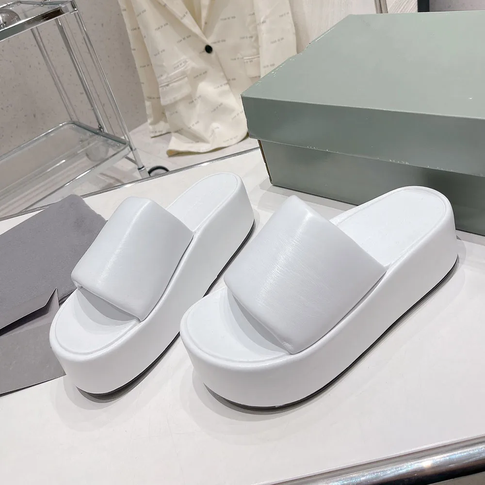 2023 Spring/Summer New Luxury Genuine Leather High Quality Men's and Women's Couple Thick Sole Cake Shoes Sandals
2023 Spring/Summer New Luxury Genuine Leather High Quality Men's and Women's Couple Thick Sole Cake Shoes Sandals
