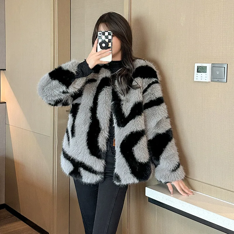 

2023 Autumn and Winter New Imitation Fox Fur Coat Women's Korean Version Loose Fashion V-neck Mink Fur Coat Tide