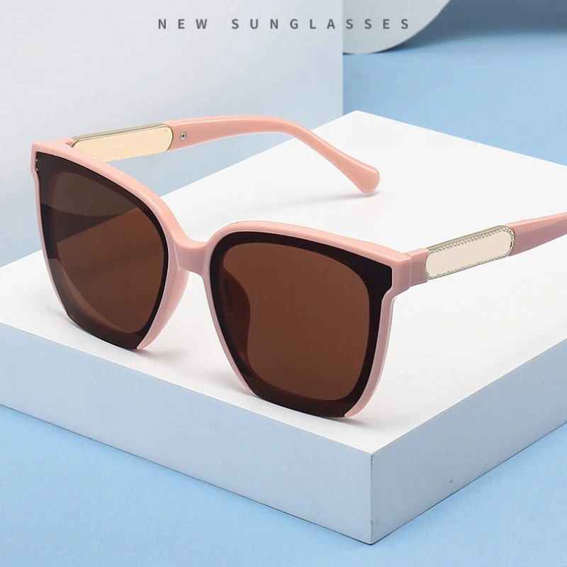 Fashion Women Square Sunglasses Trend Luxury Deigner Sun Glasses UV400 Vacation Travel Shades Metal Frame Eyewear Lentes De Sol
Fashion Women Square Sunglasses Trend Luxury Deigner Sun Glasses UV400 Vacation Travel Shades Metal Frame Eyewear Lentes De Sol