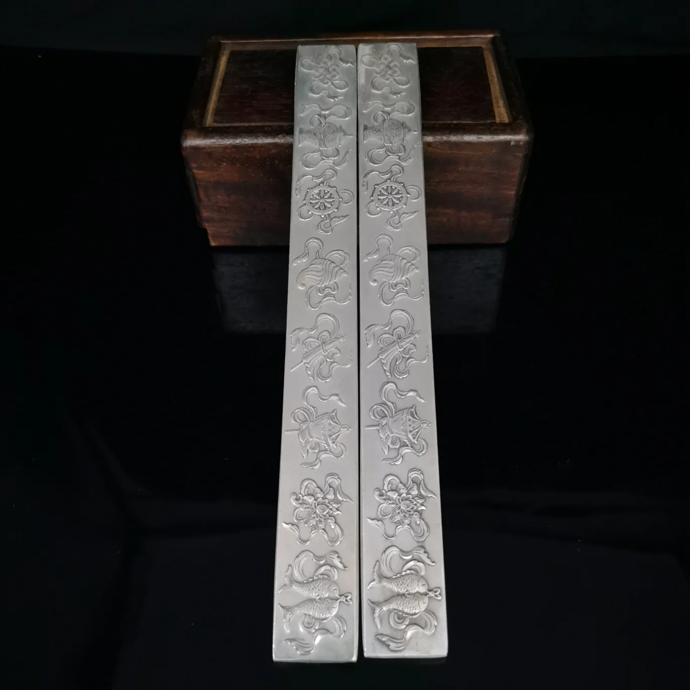 Collect Chinese Elaboration Cupronickel Auspicious Lucky Wealth“Eight Treasures ”Paper-Weight Metal Crafts Home Decoration
Collect Chinese Elaboration Cupronickel Auspicious Lucky Wealth“Eight Treasures ”Paper-Weight Metal Crafts Home Decoration