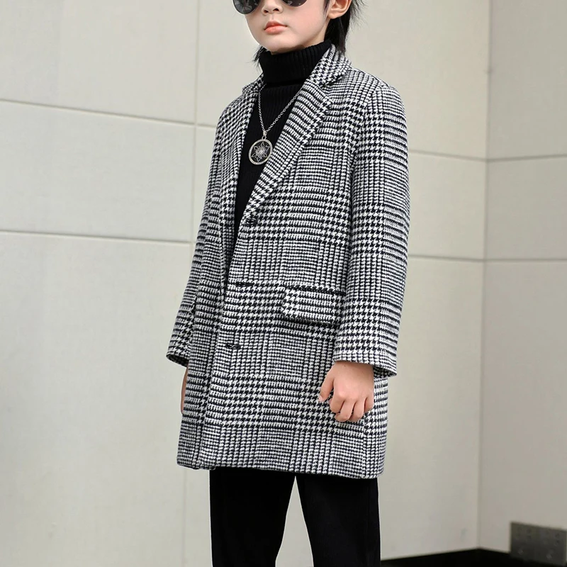 Boys' woolen coat 2023 new warm mid length Korean style handsome plaid suit collar
Boys' woolen coat 2023 new warm mid length Korean style handsome plaid suit collar