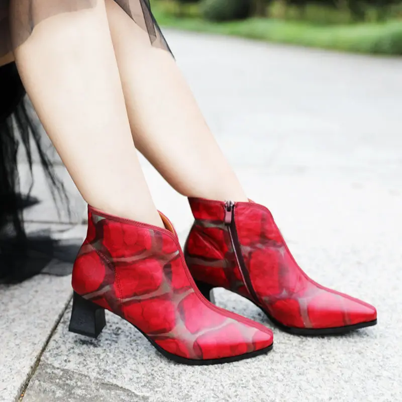 5.5cm Ethnic Women Ankle Boots Luxury Fashion Weave Genuine Leather Designer Chunky Heels Elegance Point Toe Spring Autumn Shoes
5.5cm Ethnic Women Ankle Boots Luxury Fashion Weave Genuine Leather Designer Chunky Heels Elegance Point Toe Spring Autumn Shoes