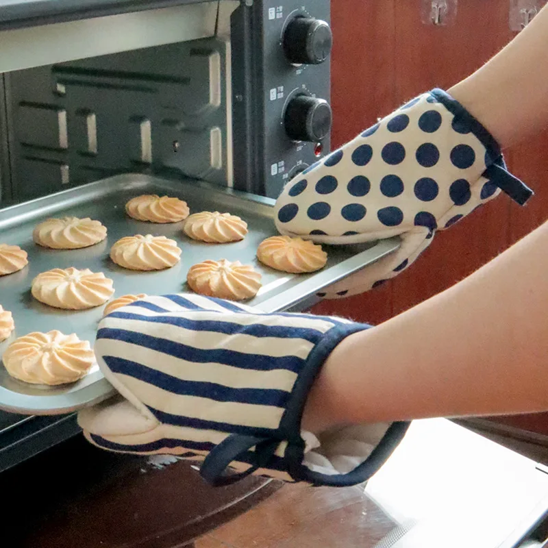 Oven Gloves Heat Resistant Burn Resistant Cotton Cloth Heat Insulating Gloves Cooking and Baking Supplies Kitchen Accessories
Oven Gloves Heat Resistant Burn Resistant Cotton Cloth Heat Insulating Gloves Cooking and Baking Supplies Kitchen Accessories