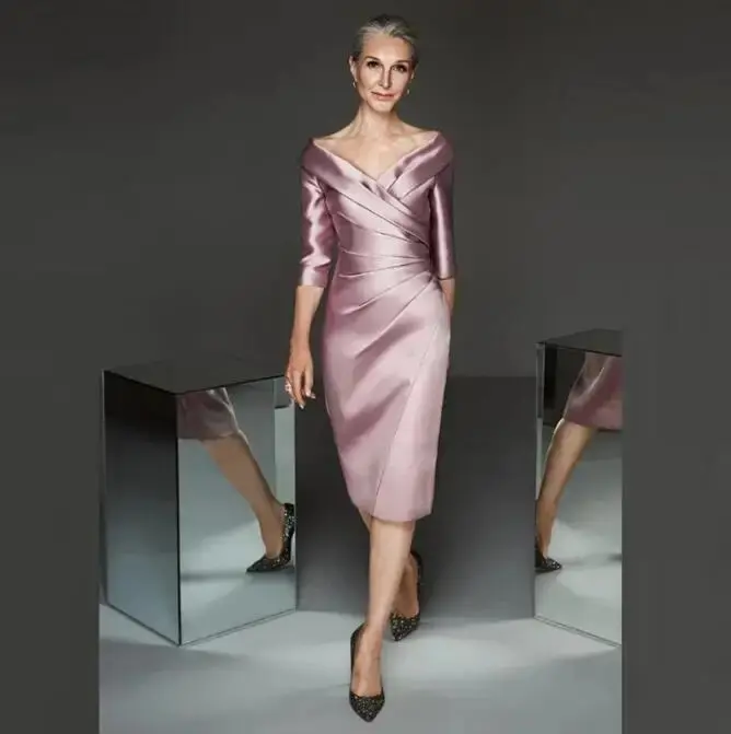 

2022 Simple Modern Sheath Lilac Satin Plunge V Neckline Mother Dress Knee Length Mother of the Groom Gowns Three Quarter Sleeve