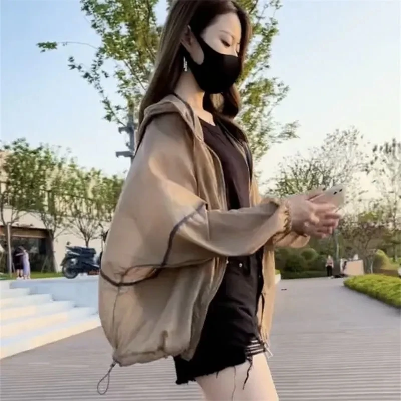 Ultrathin Women Outdoor Ultraviolet-proof Long Sleeved Sunscreen Jacket Summer New Female Outdoors Breathable Sunscreen Top Coat
Ultrathin Women Outdoor Ultraviolet-proof Long Sleeved Sunscreen Jacket Summer New Female Outdoors Breathable Sunscreen Top Coat