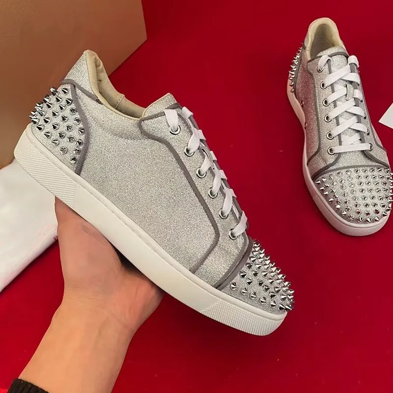 men luxury fashion rivets shoes lace-up original leather oxfords shoe gold silver sneakers stage nightclub dress trendy footwear
men luxury fashion rivets shoes lace-up original leather oxfords shoe gold silver sneakers stage nightclub dress trendy footwear