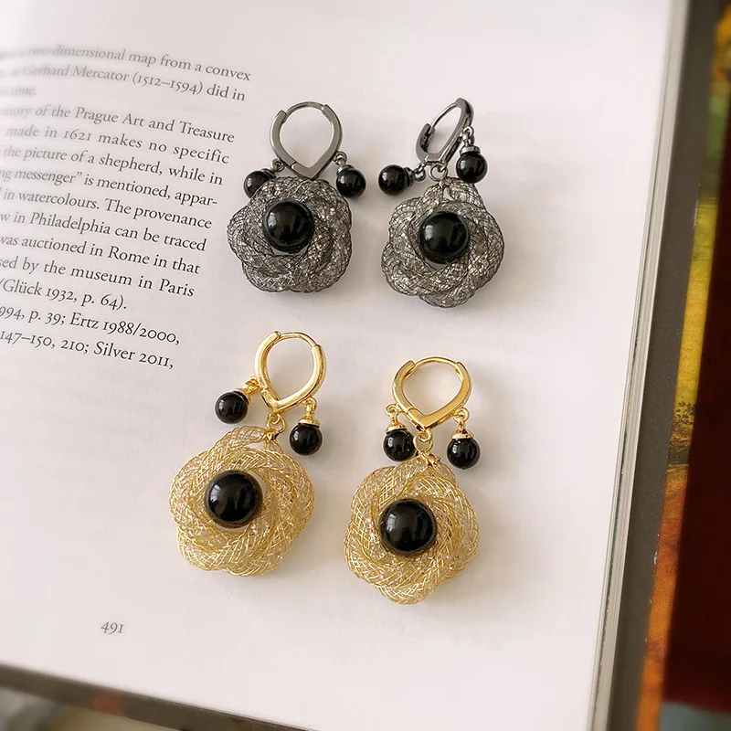 European and American Women's Mesh Flower Acrylic round Beads Ear Clip Earrings French Minority Earrings
European and American Women's Mesh Flower Acrylic round Beads Ear Clip Earrings French Minority Earrings