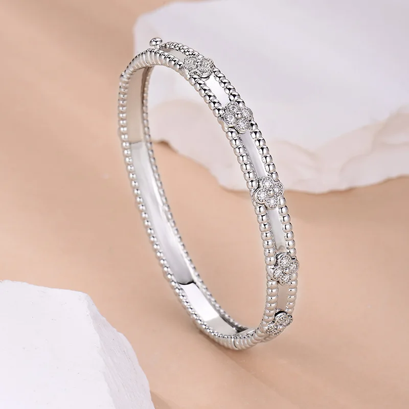 

Luxury Fashion High-end S925 Sliver Platinum Plated Bracelet Moissanite Diamond Four Leaf Clover Bangle For Women Party Jewelry