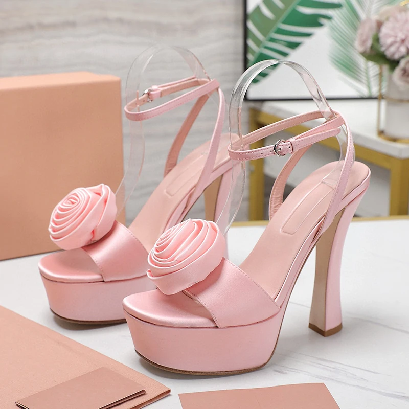 Summer High Heel Sandals Female New Satin Material Open Toe Platform Sandals Handmade Flower Decor Banquet Ladies Pumps
Summer High Heel Sandals Female New Satin Material Open Toe Platform Sandals Handmade Flower Decor Banquet Ladies Pumps