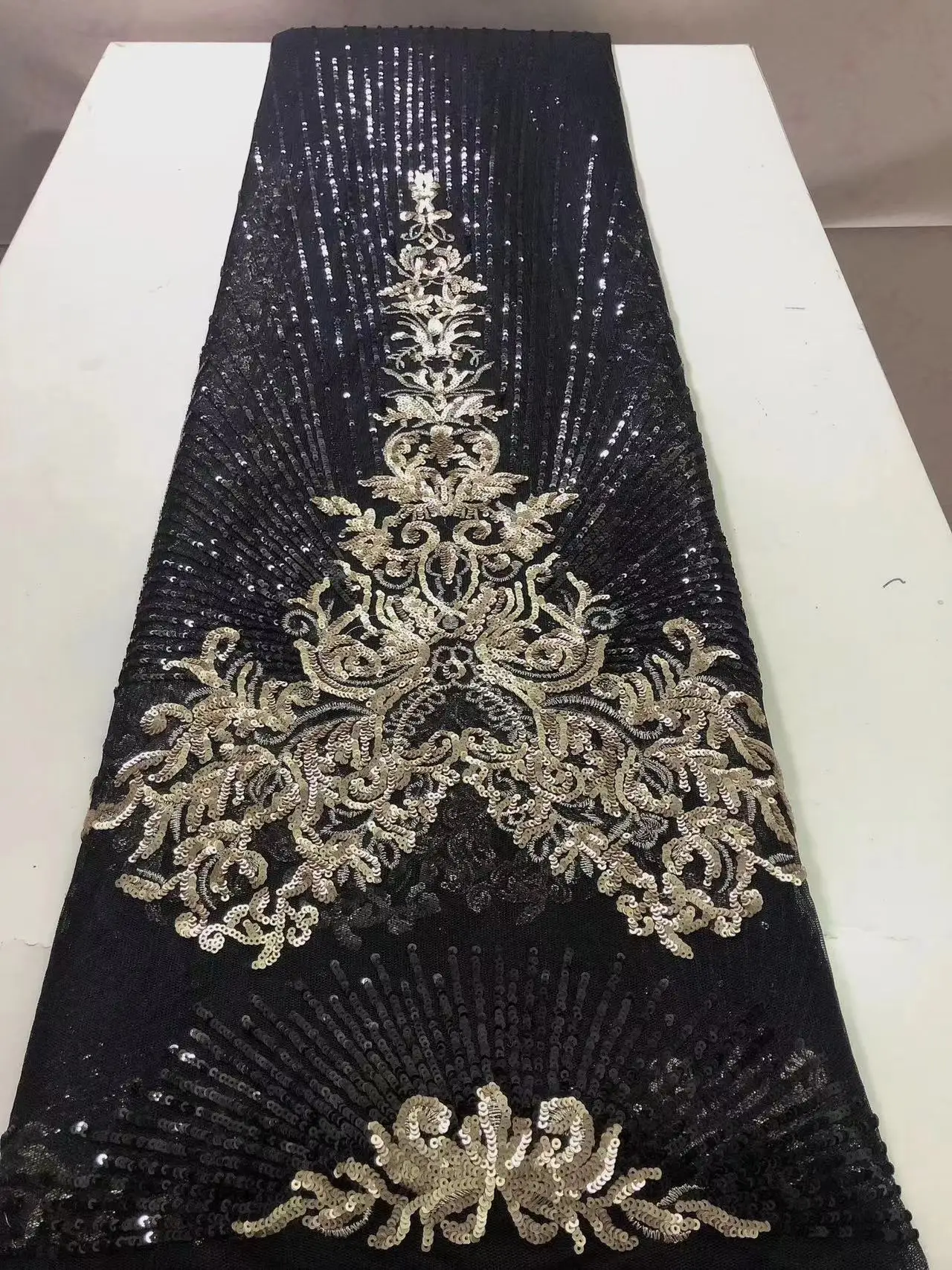 SU Black And gold Tulle Laces Fabrics African Very Embroidery Latest High Quality Nigerian Lace Fabric For Wedding Dress part
SU Black And gold Tulle Laces Fabrics African Very Embroidery Latest High Quality Nigerian Lace Fabric For Wedding Dress part