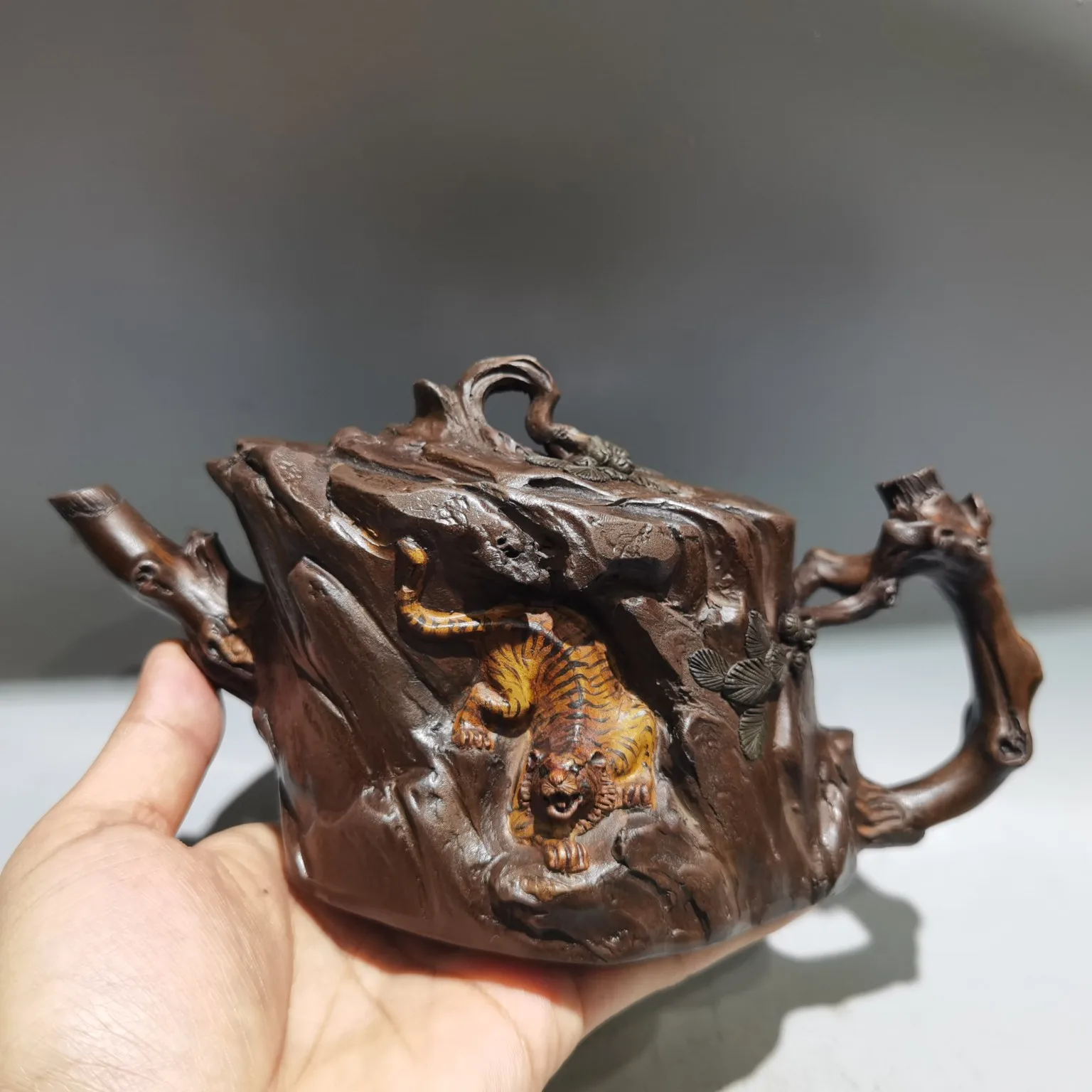 9"Chinese Yixing Purple Clay Teapot Xiashan Tiger Statue Kettle Tree Root Teapot Pot Tea Maker Amass wealth Ornaments
9"Chinese Yixing Purple Clay Teapot Xiashan Tiger Statue Kettle Tree Root Teapot Pot Tea Maker Amass wealth Ornaments