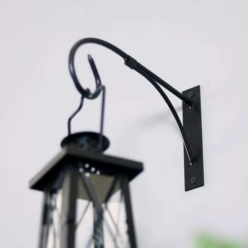 European-style wrought iron wall lantern bracket hanger wind lantern flowerpot hook creative wall hanging basket rack
European-style wrought iron wall lantern bracket hanger wind lantern flowerpot hook creative wall hanging basket rack