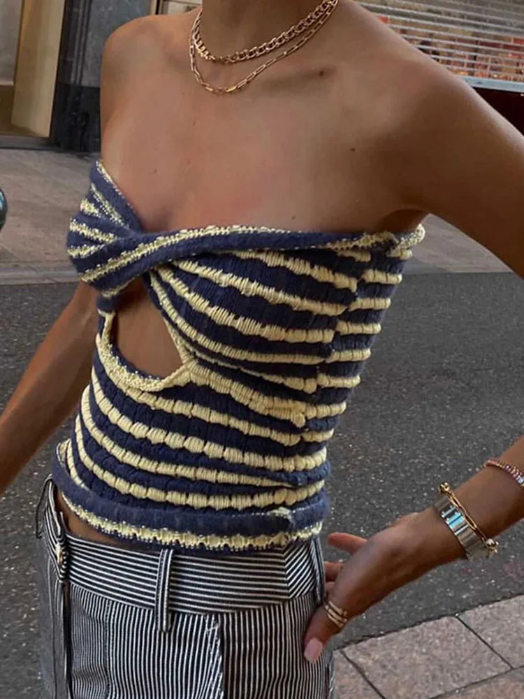 2024 Strapless Knitted Crop Top Women Hollow Out Summer Autumn Sleeveless Backless Sexy Y2k Tank Tops Vintage Fashion
2024 Strapless Knitted Crop Top Women Hollow Out Summer Autumn Sleeveless Backless Sexy Y2k Tank Tops Vintage Fashion