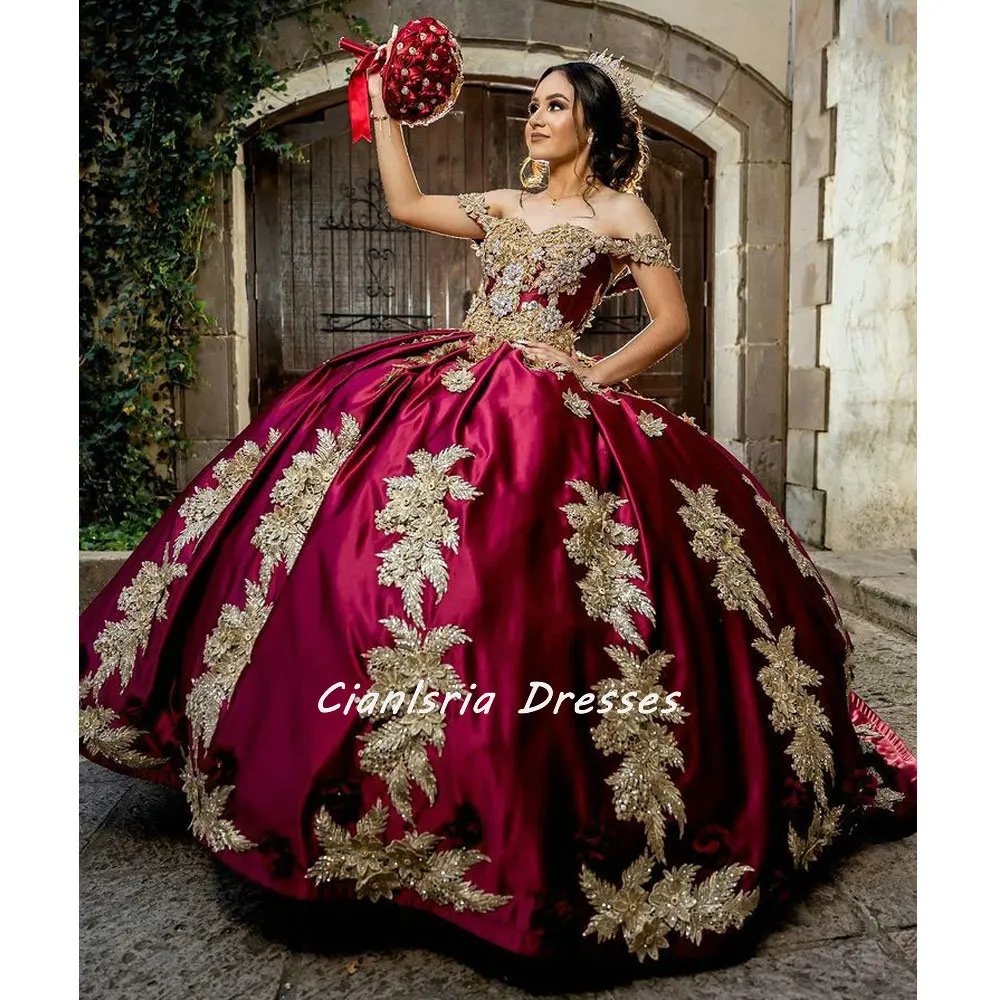 Burgundy Off The Shoulder Beading Crystal Quinceanera Dresses Ball Gown With Gold Appliques Lace Sweet 16 Vestidos De 15 Años
Burgundy Off The Shoulder Beading Crystal Quinceanera Dresses Ball Gown With Gold Appliques Lace Sweet 16 Vestidos De 15 Años