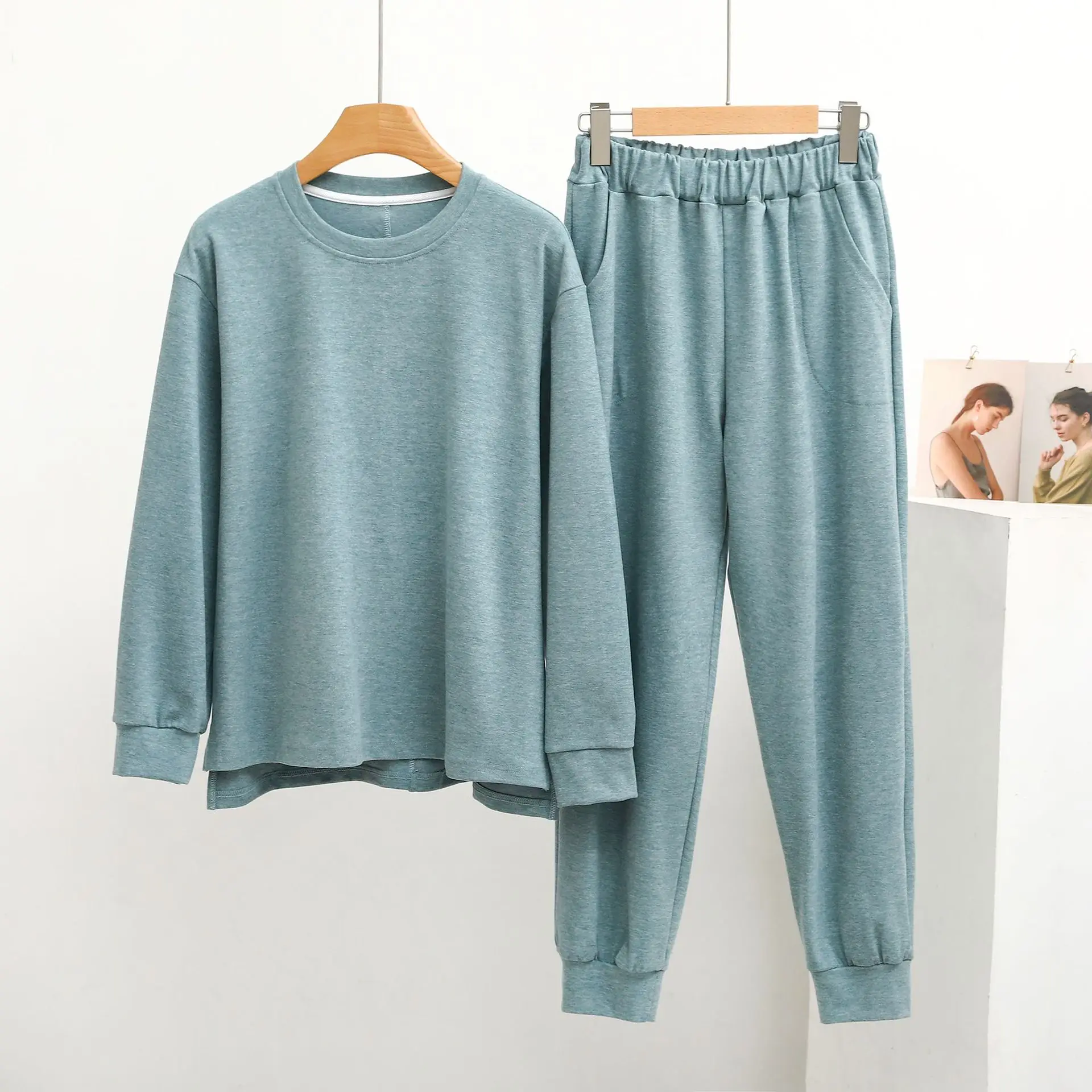 Women Thickened Homewear Sweater Suit Autumn/winter Symphony Flat Velvet Round Neck Short Front Long Back Fashion Thermal Home
Women Thickened Homewear Sweater Suit Autumn/winter Symphony Flat Velvet Round Neck Short Front Long Back Fashion Thermal Home