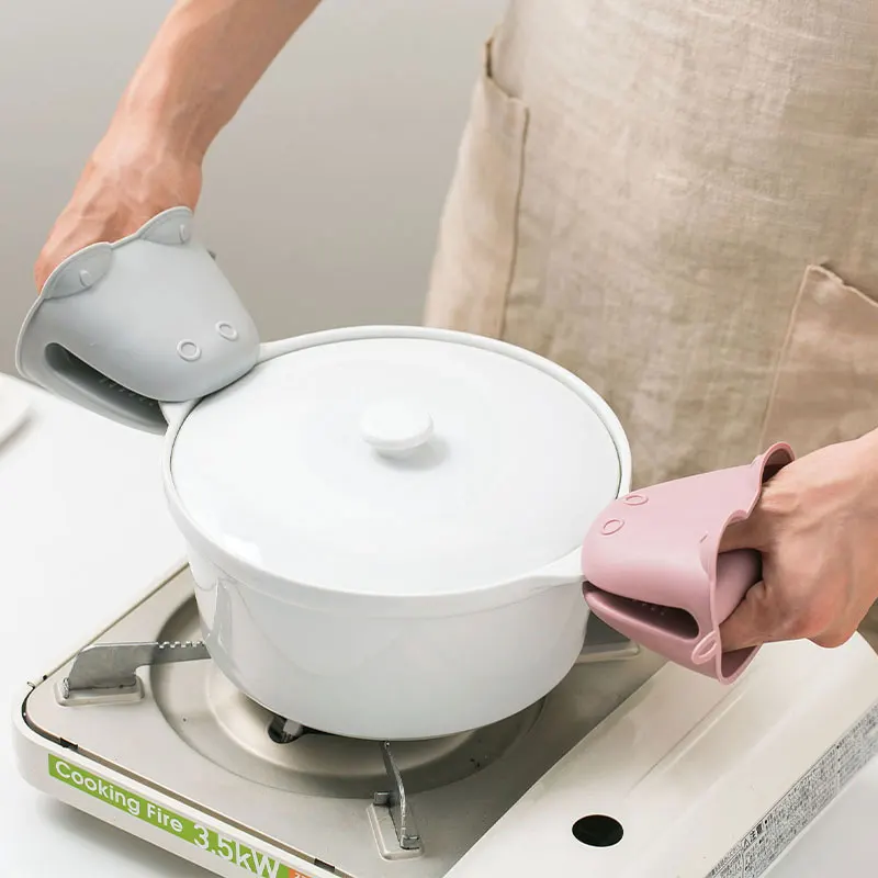 1 Piece Thickened Baking Silicone Oven Gloves Microwave Gloves Insulation Non-Slip Handles Bowl Pot Clips Kitchen Gadgets
1 Piece Thickened Baking Silicone Oven Gloves Microwave Gloves Insulation Non-Slip Handles Bowl Pot Clips Kitchen Gadgets