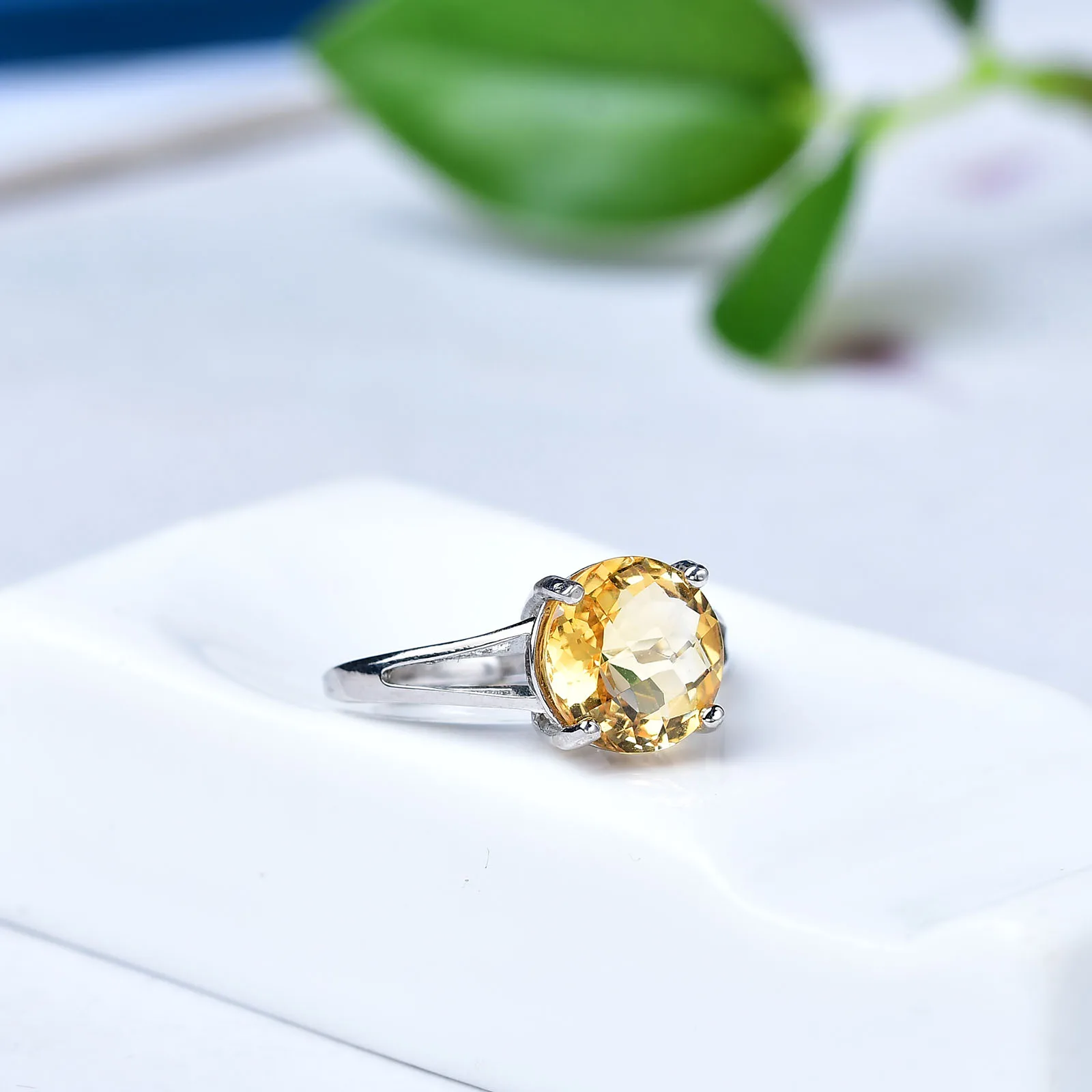 Natural Citrine Color Crystal Gemstone Ring for Women, Trendy Jewelry, Mature Fashion, Amulet, Healing Gift
Natural Citrine Color Crystal Gemstone Ring for Women, Trendy Jewelry, Mature Fashion, Amulet, Healing Gift