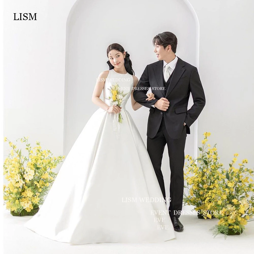 LISM Korea Simple O Neck Wedding Dress Photoshoot Soft Satin Sleeveless Bridal Gown A Line Floor Length 한국 웨딩드레스
LISM Korea Simple O Neck Wedding Dress Photoshoot Soft Satin Sleeveless Bridal Gown A Line Floor Length 한국 웨딩드레스