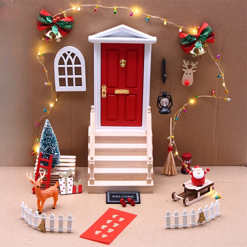 

Christmas DollHouse Red Christmas Door Decor String Hat Wreath Mini Tree Gift Boxes Fairy Toyhouse Miniature Scene Model