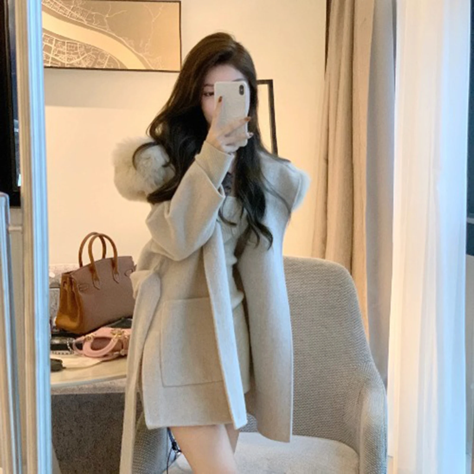 Autumn Winter Fur Collar Hooded Long Sleeve Belt Thickened Warm Jacket Women Loose Fit Trendy Elegant Double-sided Woolen Coat
Autumn Winter Fur Collar Hooded Long Sleeve Belt Thickened Warm Jacket Women Loose Fit Trendy Elegant Double-sided Woolen Coat