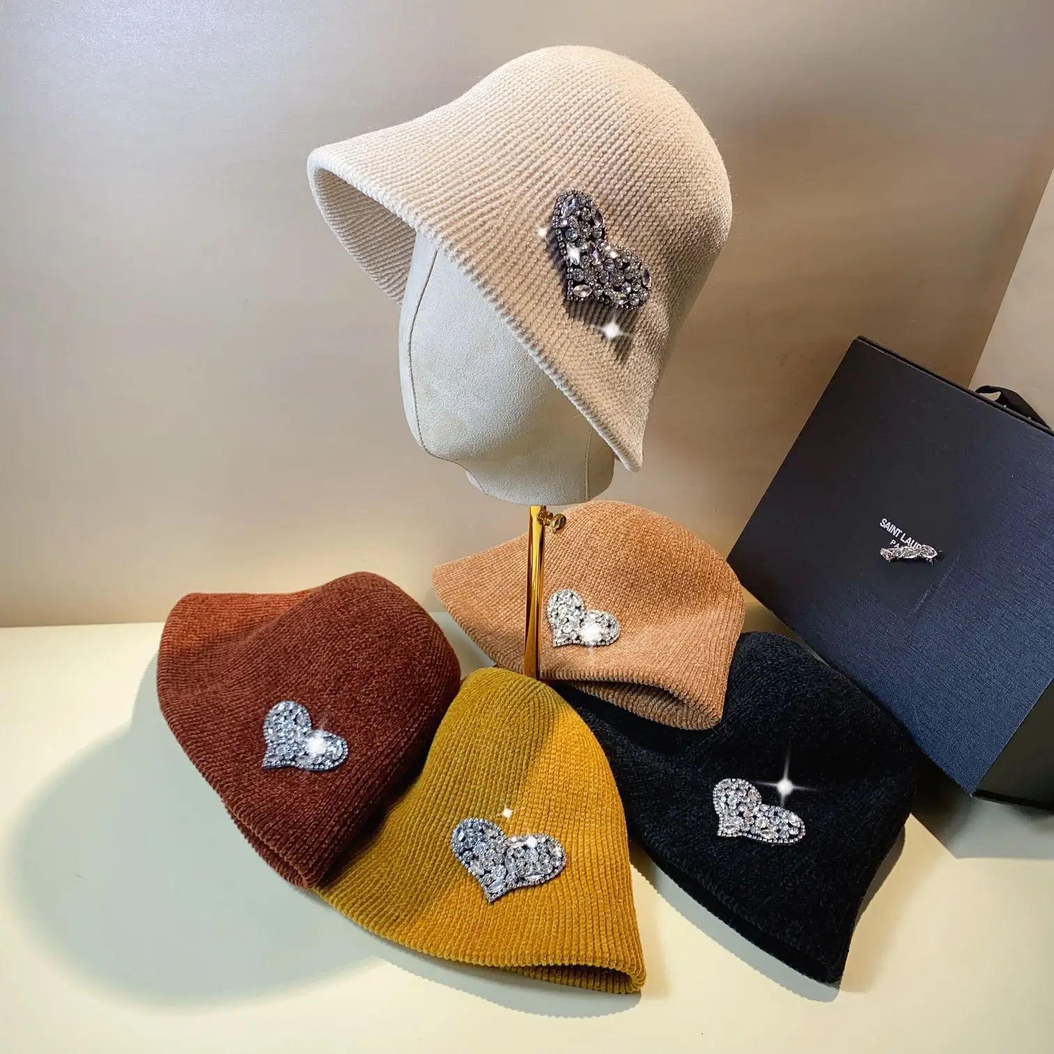 Autumn and Winter Versatile Japanese Style Face Showing Bucket Cover Basin Cap Flash Diamond Love Corduroy Fisherman Hat
Autumn and Winter Versatile Japanese Style Face Showing Bucket Cover Basin Cap Flash Diamond Love Corduroy Fisherman Hat