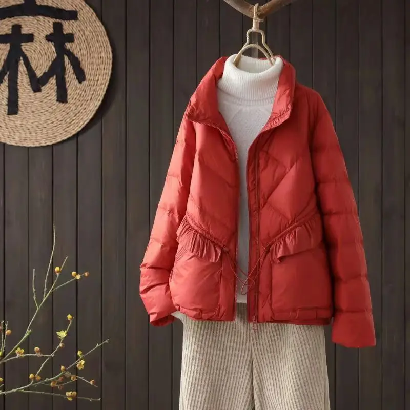 Down Jacket Women's Short 2023 Winter New Fashionable Stringy Selvedge Stand Collar Loose White Duck down Thickened Coat
Down Jacket Women's Short 2023 Winter New Fashionable Stringy Selvedge Stand Collar Loose White Duck down Thickened Coat