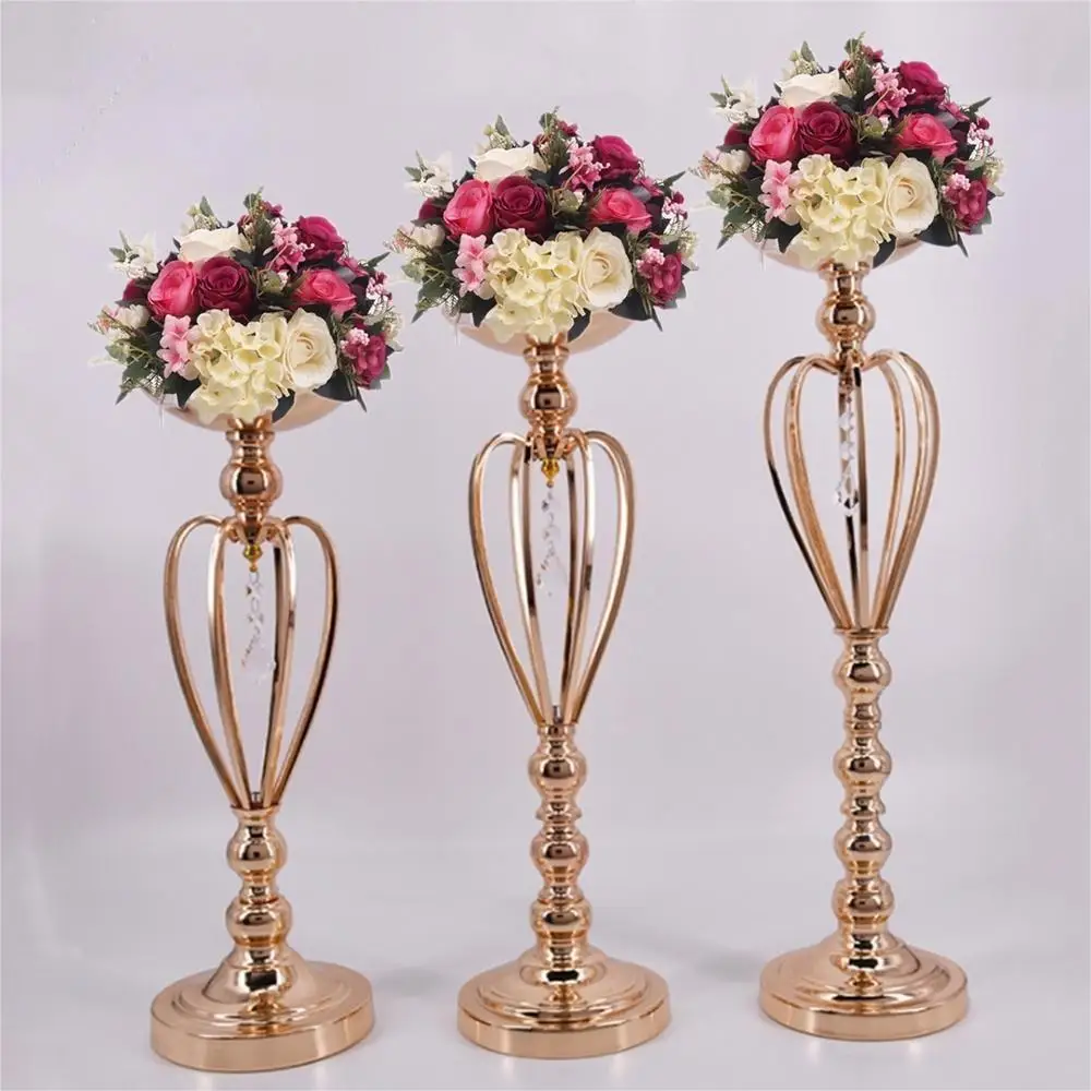 

Classic Metal Golden Candle Holders Wedding Table Candelabra Home Party Centerpiece Flower Rack Crown pattern Vase Decor 3 Size