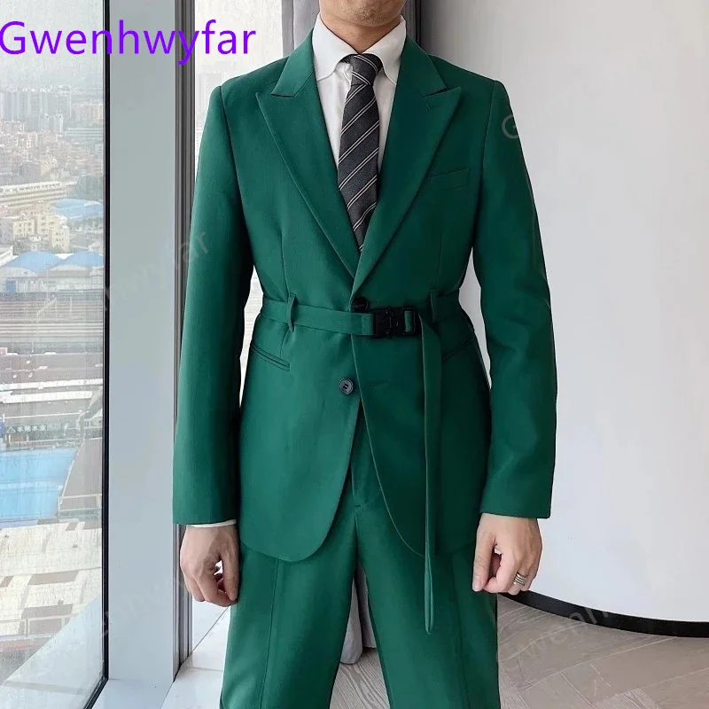 Gwenhwyfar Fall 2022 British Style Dress Suits for Young Man Peak Lapel Two Buttons Tailored Green White Blazer Sets with Belt
Gwenhwyfar Fall 2022 British Style Dress Suits for Young Man Peak Lapel Two Buttons Tailored Green White Blazer Sets with Belt