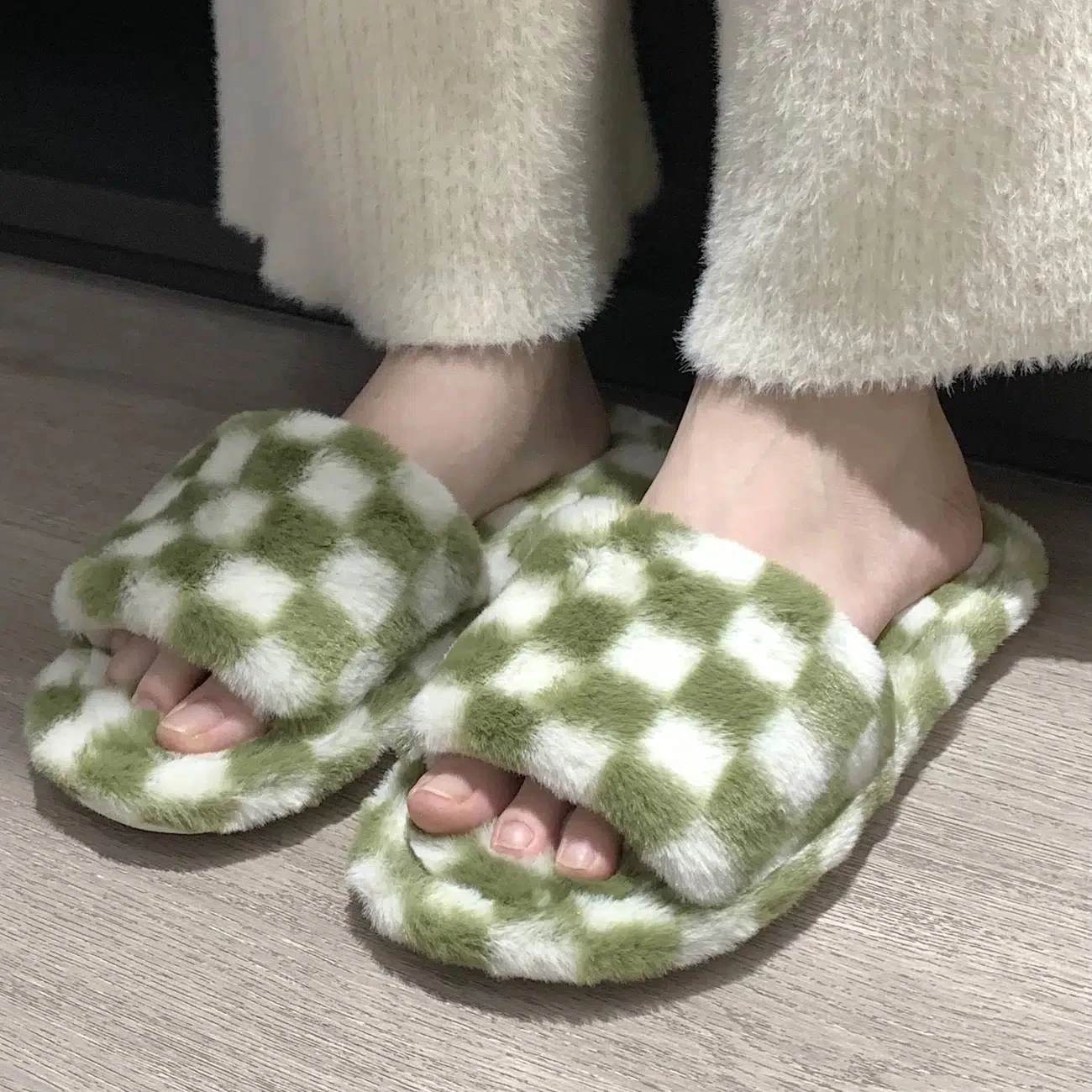 Yasuk Autumn Winter Fashion Women's Casual Sweet Soft Indoor And Outside Home Warm Slippers Non-Slip Lovely Plaid Many Fleeces
Yasuk Autumn Winter Fashion Women's Casual Sweet Soft Indoor And Outside Home Warm Slippers Non-Slip Lovely Plaid Many Fleeces