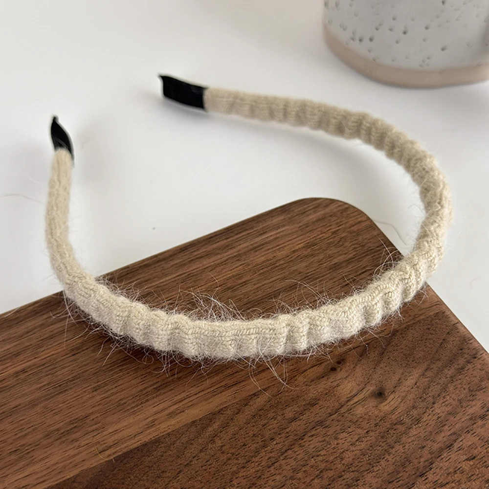 Vintage Wool Knitted Thin Headbands Solid Color Woolen Yarn Wrinkled Hair Hoop For Woman Girls Elegant Headwear Hair Accessories
Vintage Wool Knitted Thin Headbands Solid Color Woolen Yarn Wrinkled Hair Hoop For Woman Girls Elegant Headwear Hair Accessories