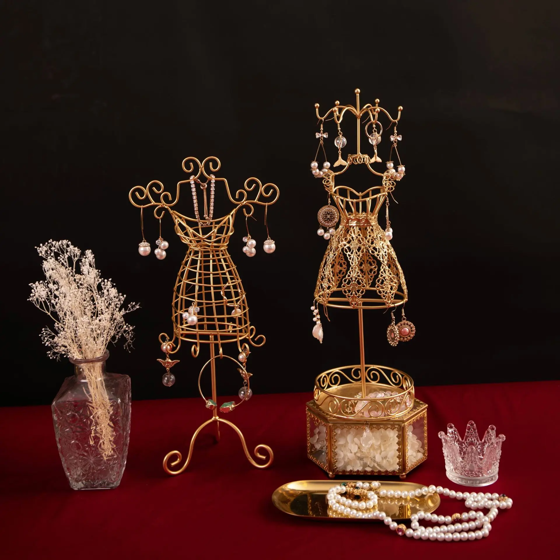2023 New Vintage Creative Jewelry Display Rack Stand Earrings Necklace Organizer Goldern Earrings Showcase Holder Rack Stand 
2023 New Vintage Creative Jewelry Display Rack Stand Earrings Necklace Organizer Goldern Earrings Showcase Holder Rack Stand
