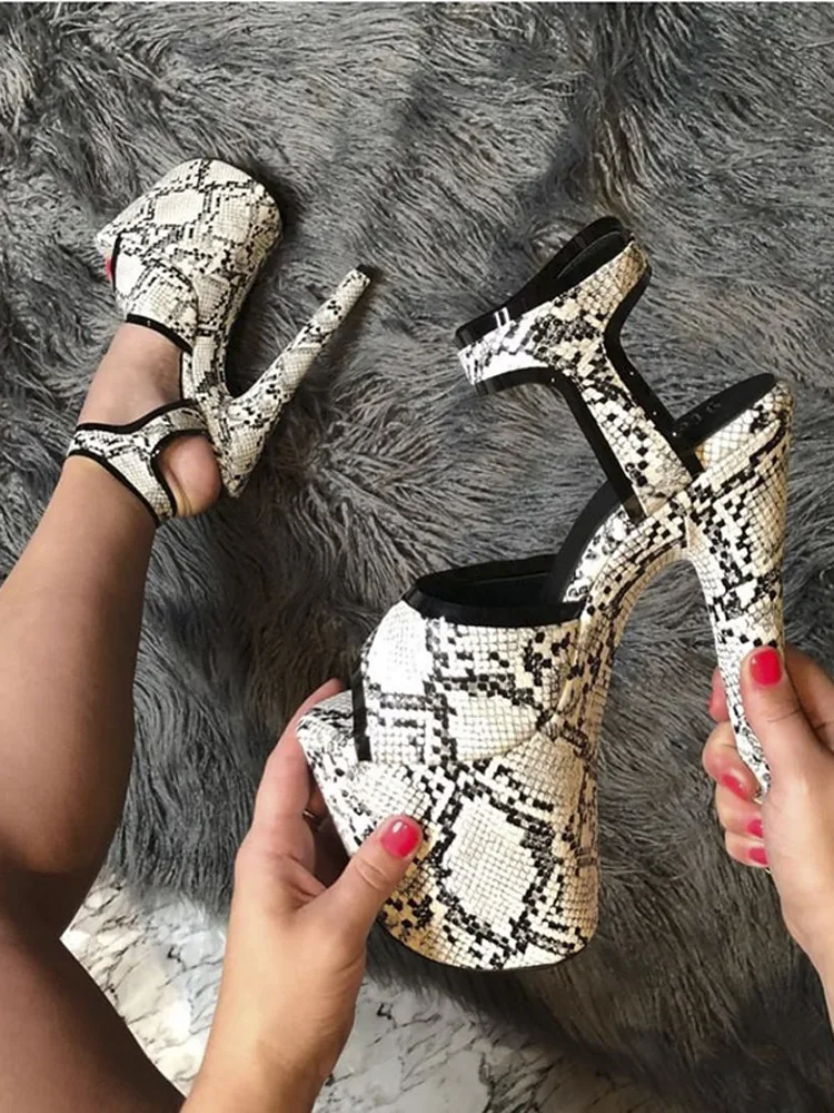 20cm Sexy Fetish Catwalk Women's Queen Platform Sandals Peep Toe Elegant Big Size Pole Dance Shoes Nightclub Exotic Dancer Party
20cm Sexy Fetish Catwalk Women's Queen Platform Sandals Peep Toe Elegant Big Size Pole Dance Shoes Nightclub Exotic Dancer Party