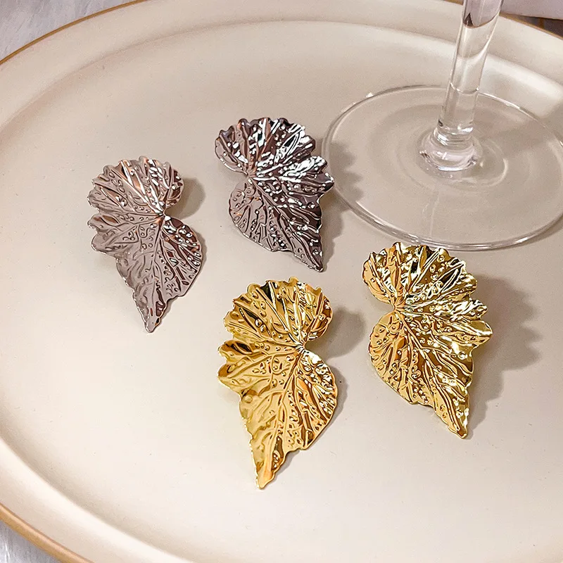 Boucles d'oreilles pendantes en métal rétro pour femmes, boucles d'oreilles en argent doré, bijoux de déclaration punk, mode européenne, cadeau de bijoux 1