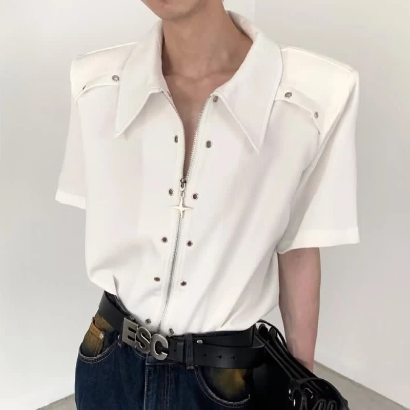 2024 Metal Deconstructed Design Feeling Shoulder Padded Shirt for Men High Grade Loose Zipper Short Sleeve Shirt
2024 Metal Deconstructed Design Feeling Shoulder Padded Shirt for Men High Grade Loose Zipper Short Sleeve Shirt