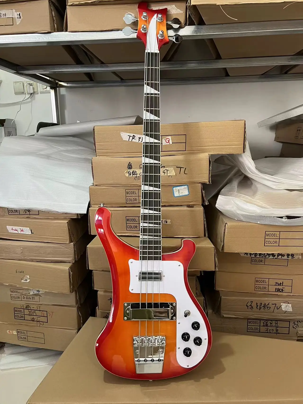 

Rickenbacker 4003 Bass Electric Guitar, Cherry Sunburst Color, Basswood Body, Rosewood Fretboard, 4 Strings gutarra Free Ship