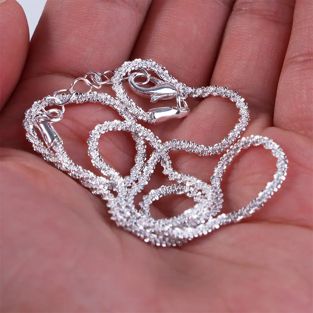 Ожерелье-чокер женское простое, серебряного цвета, 2022 
Ожерелье-чокер женское простое, серебряного цвета, 2022