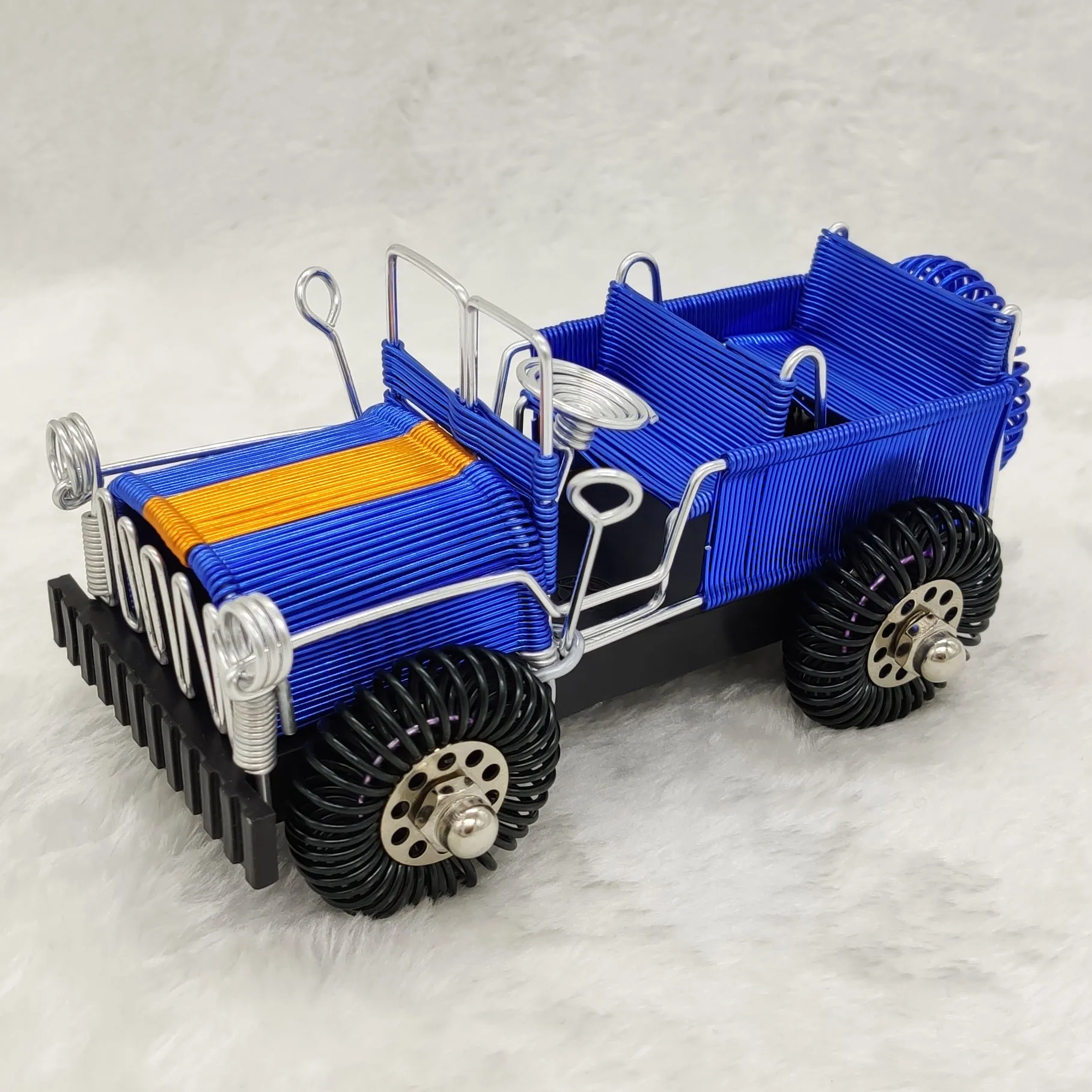 Jeep Model Creative Handicraft Home Decor Aluminum Wire Model Decoration Aluminum Wire Home Accessories Handmade DIY Woven
Jeep Model Creative Handicraft Home Decor Aluminum Wire Model Decoration Aluminum Wire Home Accessories Handmade DIY Woven