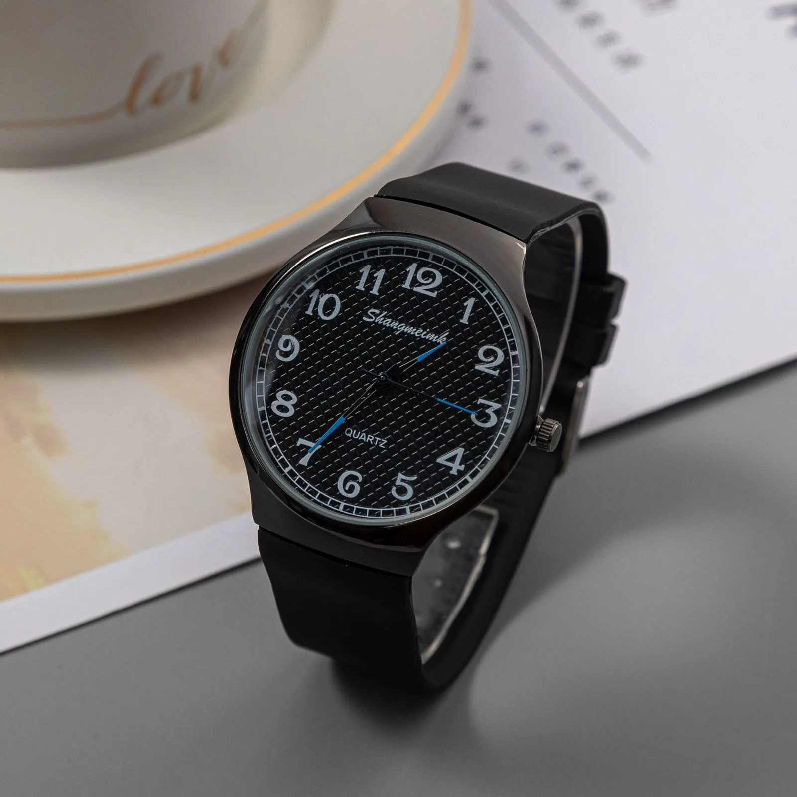 

Men Watches Simple Business Analog Alloy Vintage Quartz Watch Arabic Number Minimal Round Dial Classic Black Pu Leather Strap