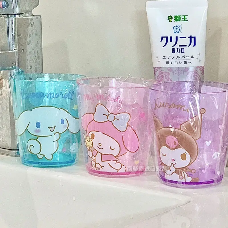 Sanrio зубная щетка чашка My Melody Kawaii Мультфильм Cinnamoroll милый аниме Kuromi пластиковая зубная паста зубная щетка туалетные принадлежности чашка игрушки
Sanrio зубная щетка чашка My Melody Kawaii Мультфильм Cinnamoroll милый аниме Kuromi пластиковая зубная паста зубная щетка туалетные принадлежности чашка игрушки