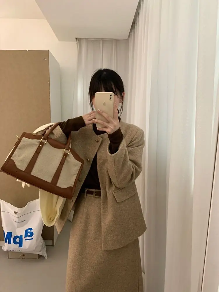 High-end Elegant Women's Woolen Coat Dress Skirt Set Autumn and Winter Fashionable Office Lady Suit Jacket Skirt Two-piece Set
High-end Elegant Women's Woolen Coat Dress Skirt Set Autumn and Winter Fashionable Office Lady Suit Jacket Skirt Two-piece Set