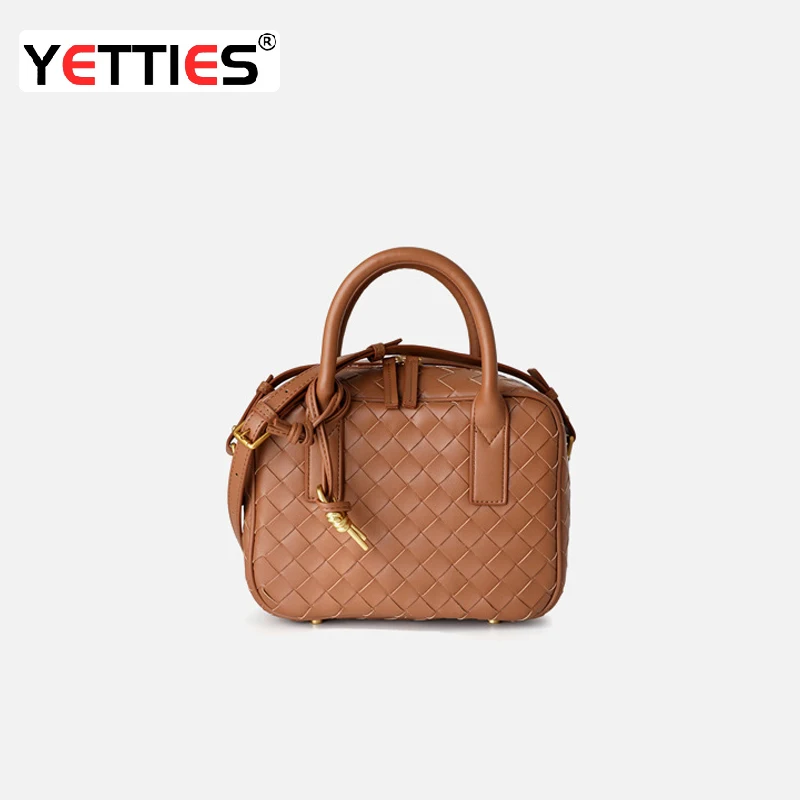 French High-end Woven Bag for Women small square bag handbags Versatile Single Shoulder Niche Texture Portable Commuting Bag
French High-end Woven Bag for Women small square bag handbags Versatile Single Shoulder Niche Texture Portable Commuting Bag