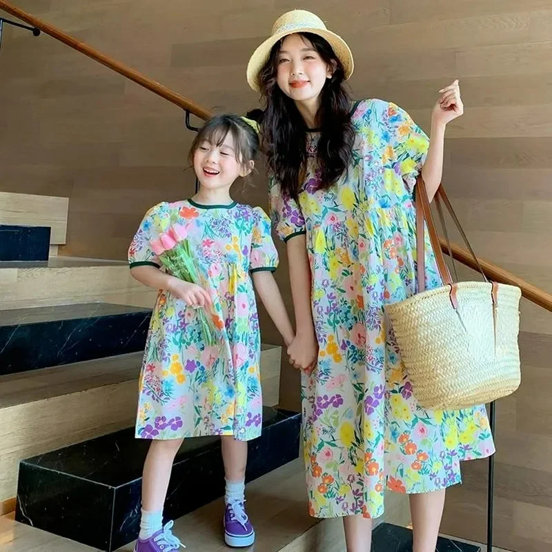 

Mom and Daughter Dresses Summer Ladie 2024 New Family Matching Outfits Mother Kids Floral Dress Fashion Mommy Me Clothes